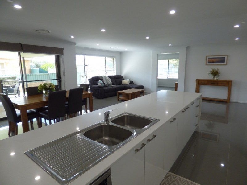 82 Church Street, Forbes NSW 2871