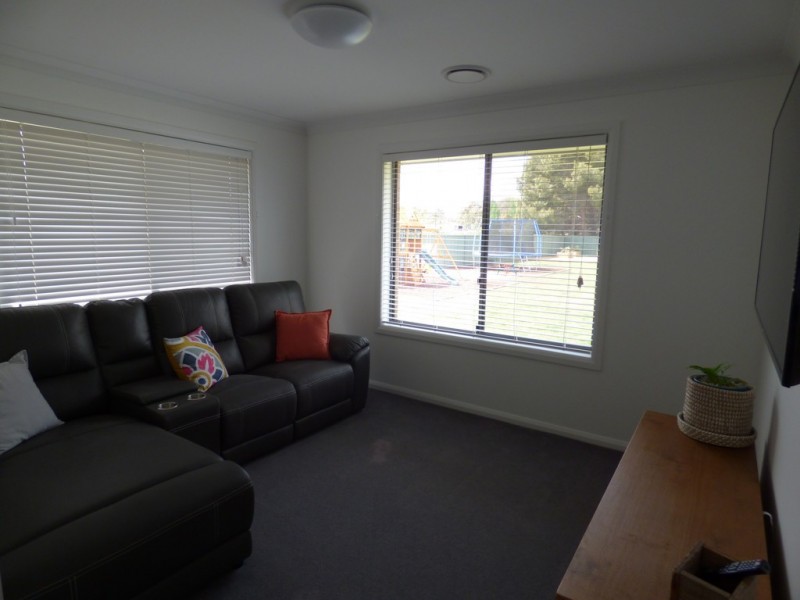 82 Church Street, Forbes NSW 2871