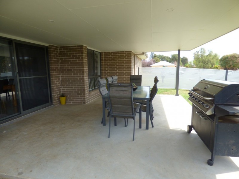 82 Church Street, Forbes NSW 2871