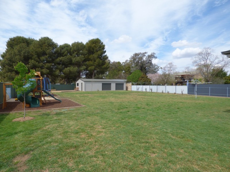 82 Church Street, Forbes NSW 2871