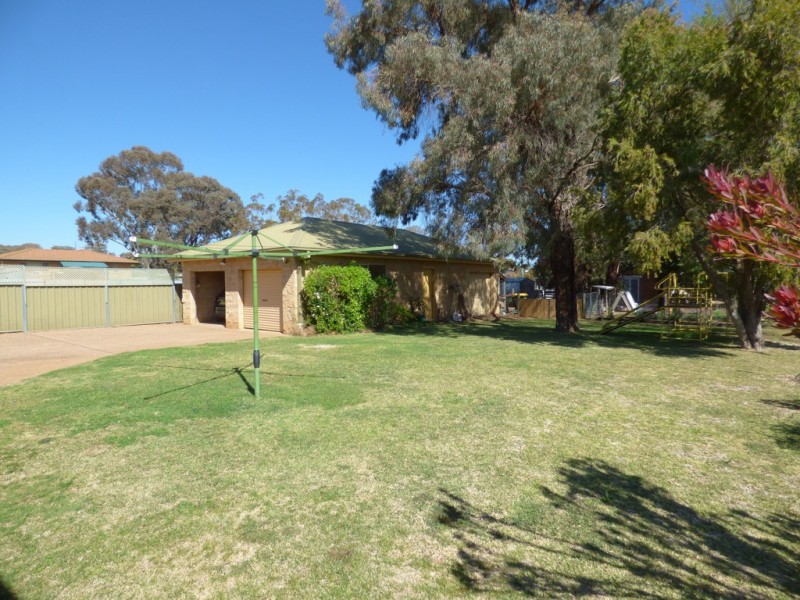 28 Alder Street, Forbes NSW 2871