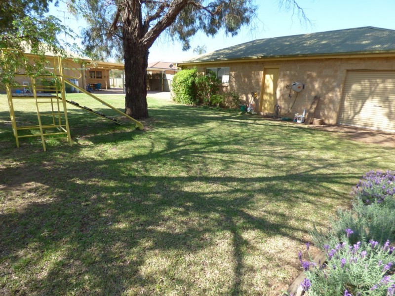 28 Alder Street, Forbes NSW 2871