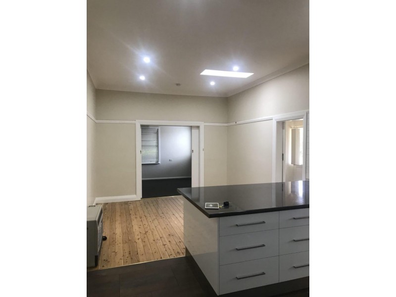 1 Oswin Street, Parkes NSW 2870