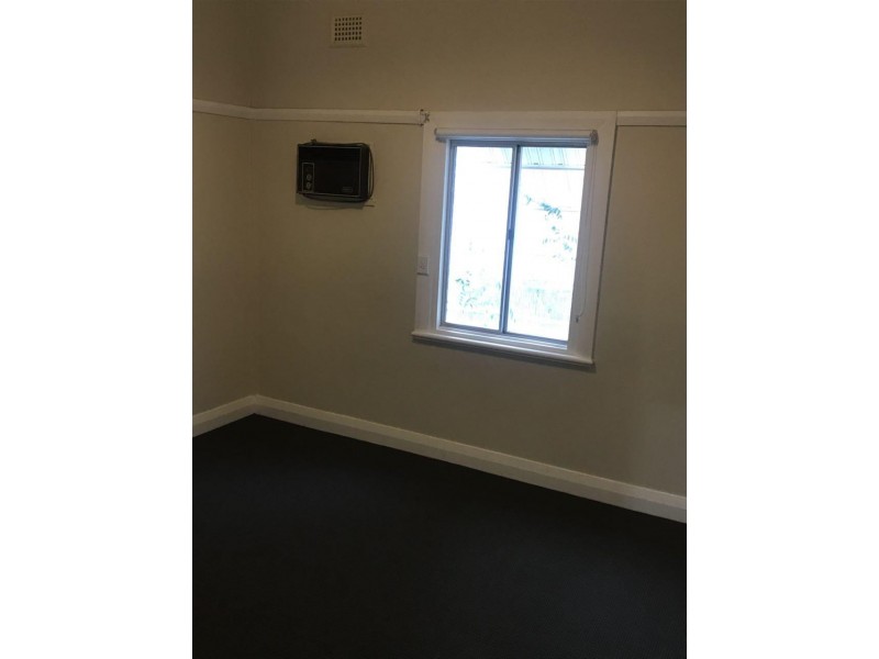 1 Oswin Street, Parkes NSW 2870