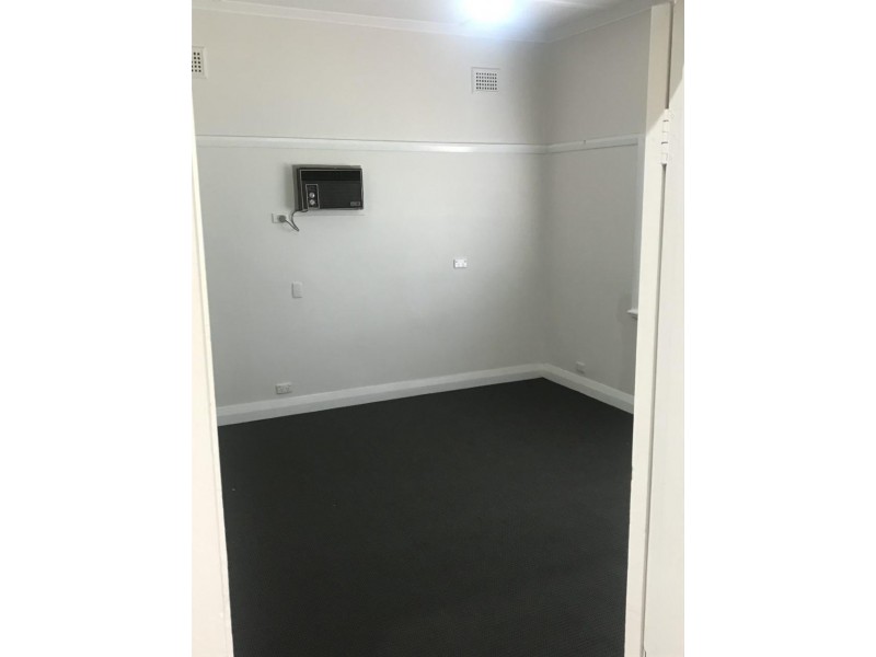 1 Oswin Street, Parkes NSW 2870