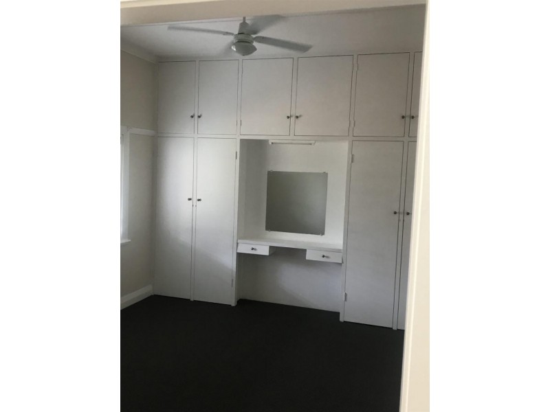 1 Oswin Street, Parkes NSW 2870