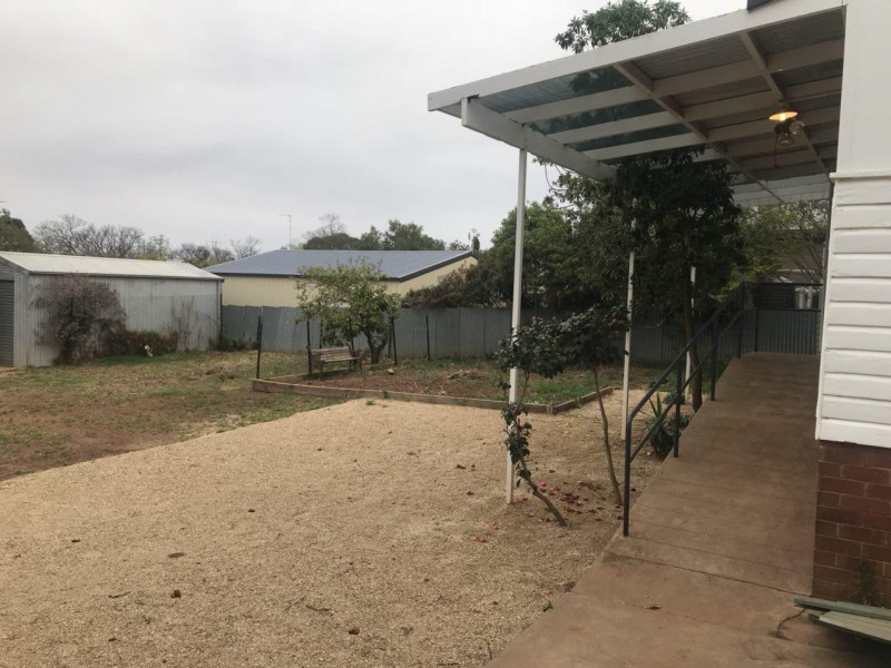 1 Oswin Street, Parkes NSW 2870