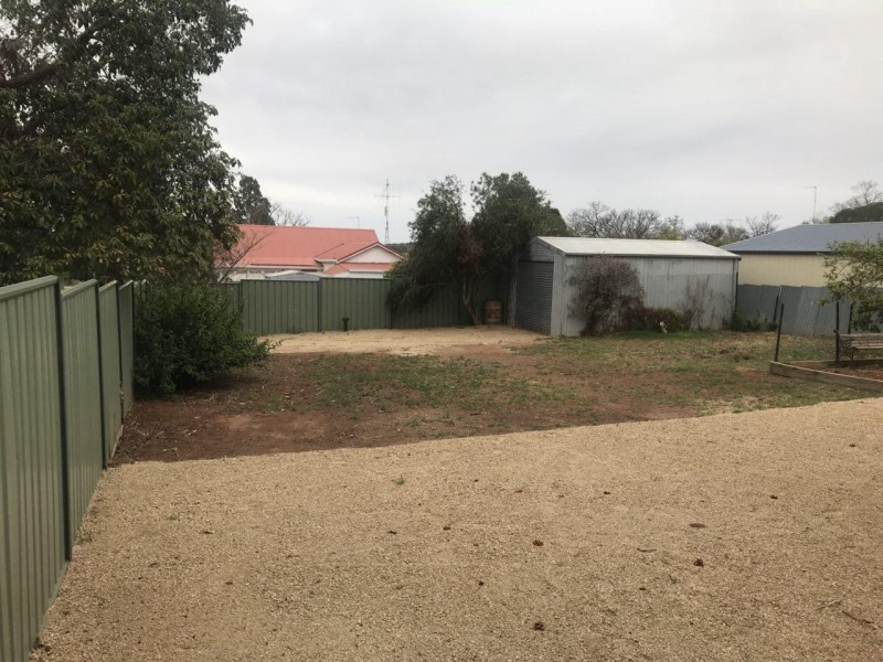 1 Oswin Street, Parkes NSW 2870