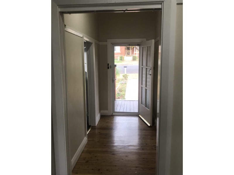 1 Oswin Street, Parkes NSW 2870