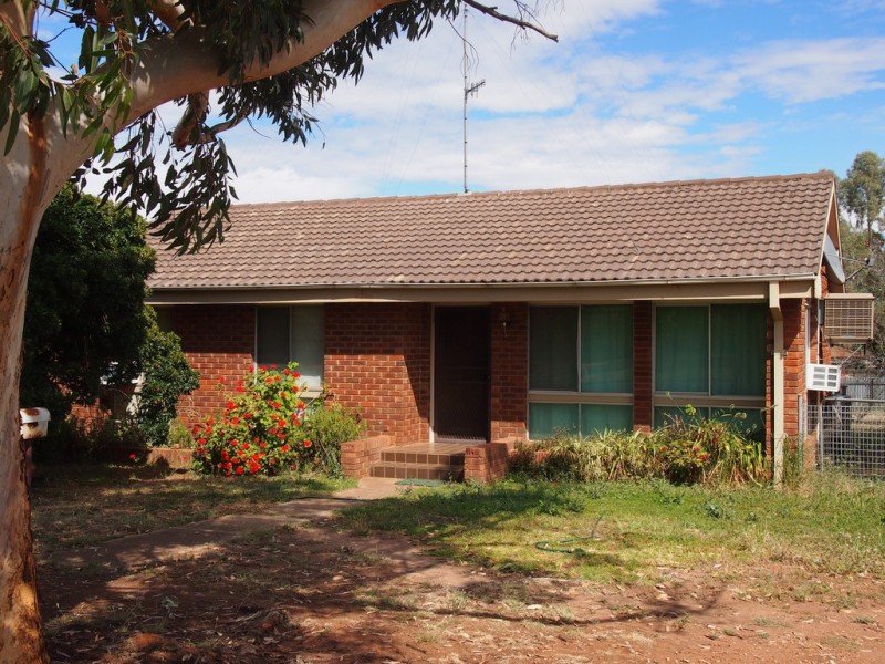 8 High Street, Condobolin NSW 2877