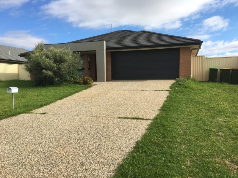20 Blaxland Street, Parkes NSW 2870