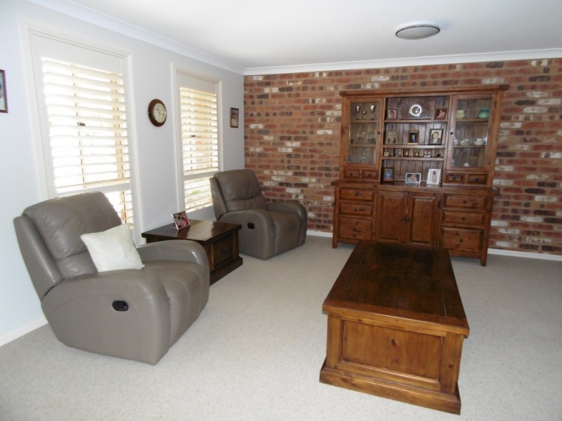 14 Glenburnie Close, Parkes NSW 2870