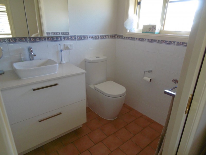 14 Glenburnie Close, Parkes NSW 2870