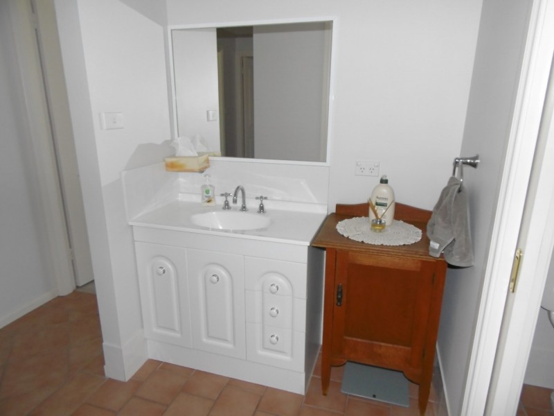 14 Glenburnie Close, Parkes NSW 2870