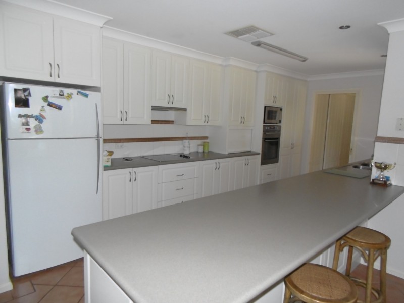 14 Glenburnie Close, Parkes NSW 2870