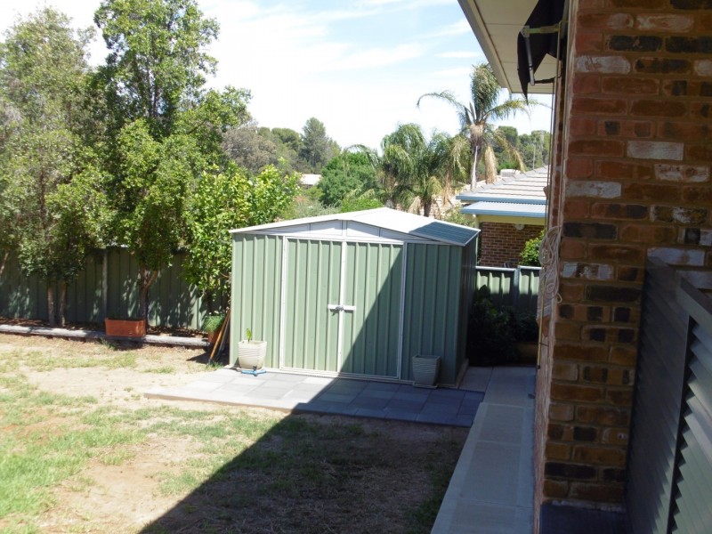 14 Glenburnie Close, Parkes NSW 2870