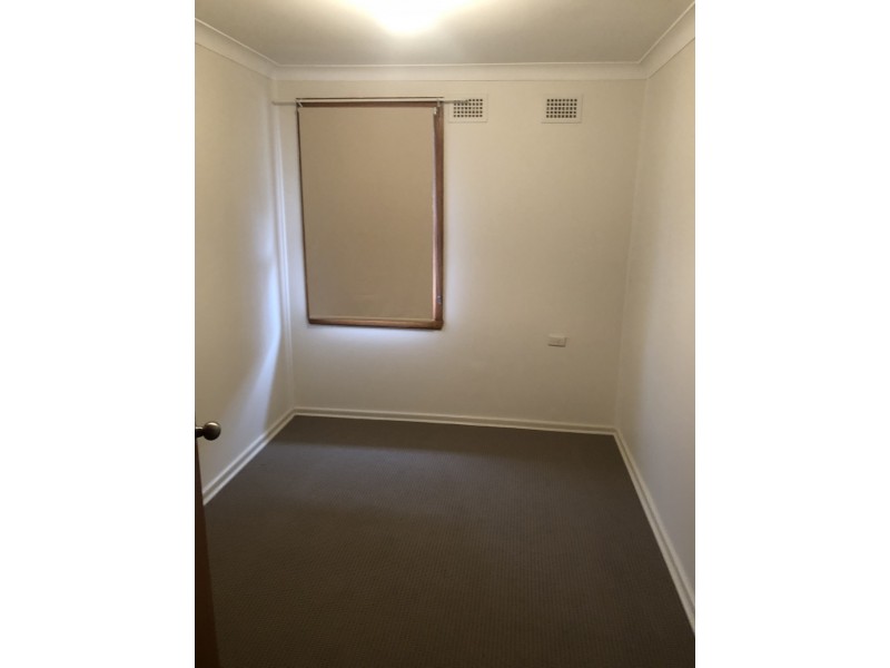 9 Faull Crescent, Parkes NSW 2870