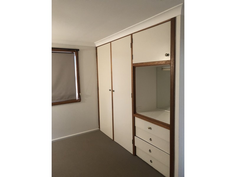 9 Faull Crescent, Parkes NSW 2870