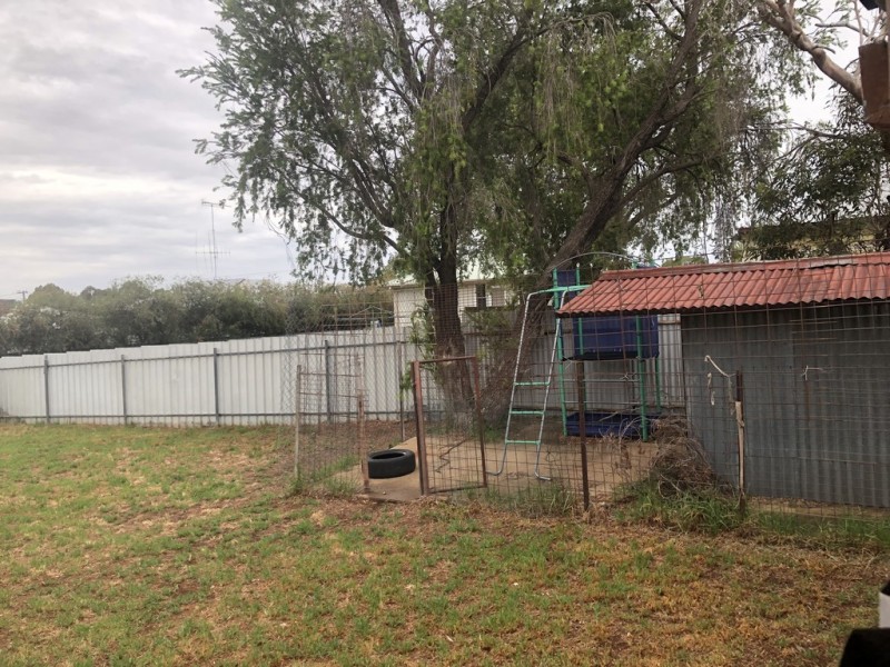 9 Faull Crescent, Parkes NSW 2870