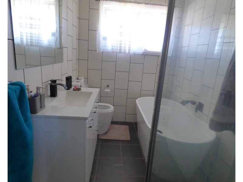 8 Bogan Gate Road, Forbes NSW 2871