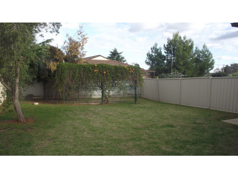 27a Wentworth Street, Parkes NSW 2870