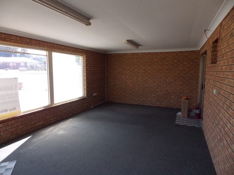 98-100 Clarinda Street, Parkes NSW 2870