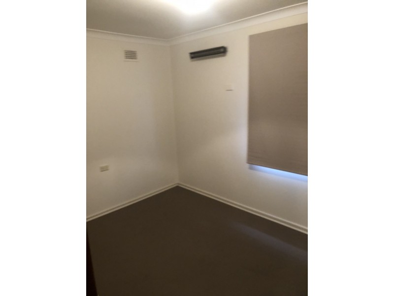 9 Faull Crescent, Parkes NSW 2870