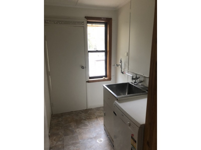 9 Faull Crescent, Parkes NSW 2870