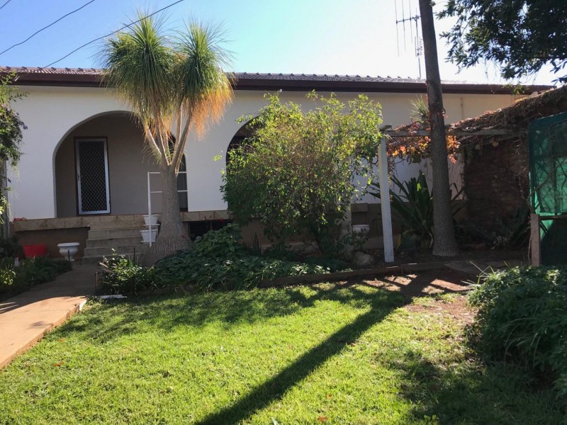 69 Close Street, Parkes NSW 2870