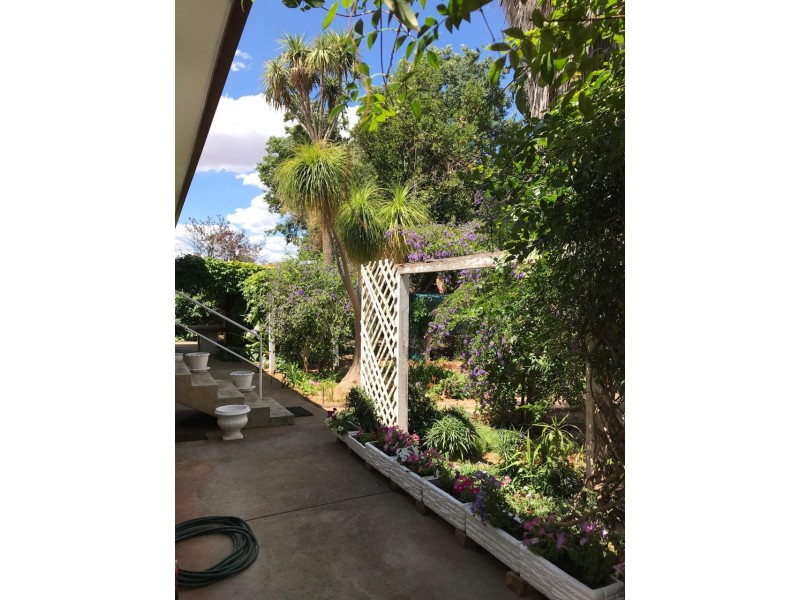 69 Close Street, Parkes NSW 2870