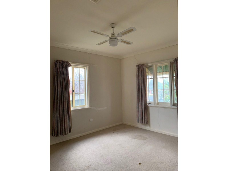 11a Close Street, Parkes NSW 2870