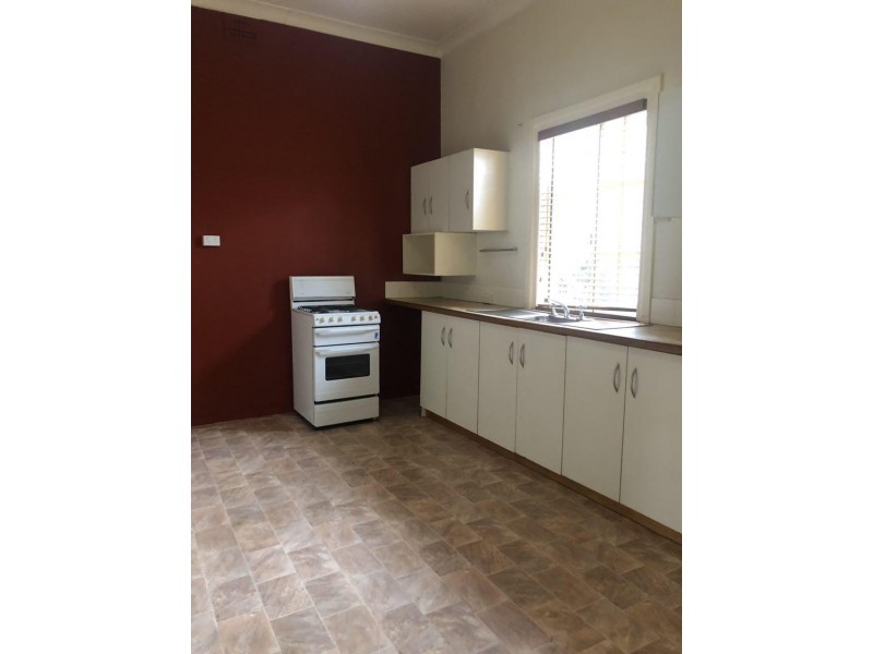 11a Close Street, Parkes NSW 2870