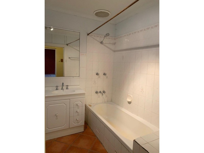 11a Close Street, Parkes NSW 2870