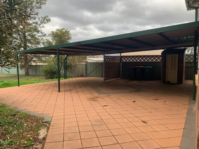 11a Close Street, Parkes NSW 2870