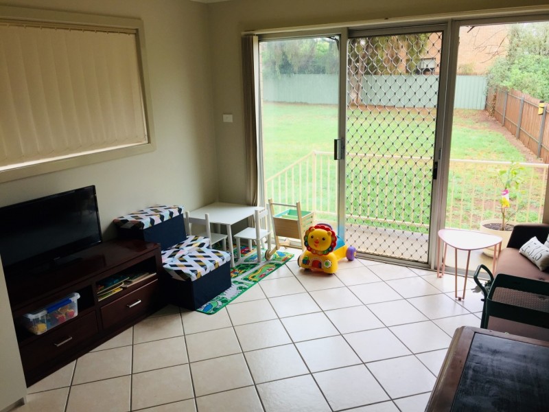 6 Bowditch Cres, Parkes NSW 2870