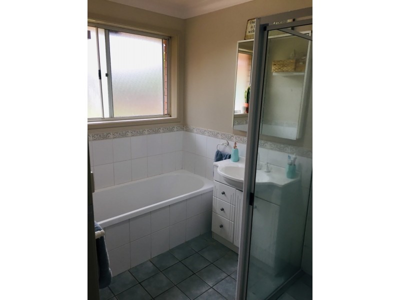 6 Bowditch Cres, Parkes NSW 2870