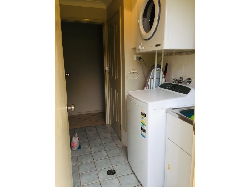 6 Bowditch Cres, Parkes NSW 2870