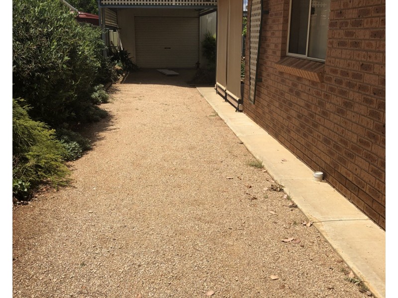 1 Cobden Place, Parkes NSW 2870