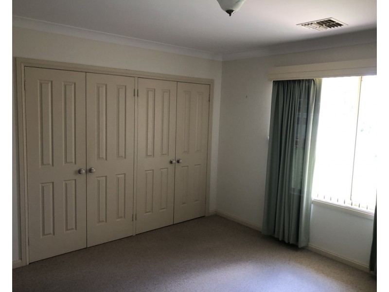 1 Cobden Place, Parkes NSW 2870