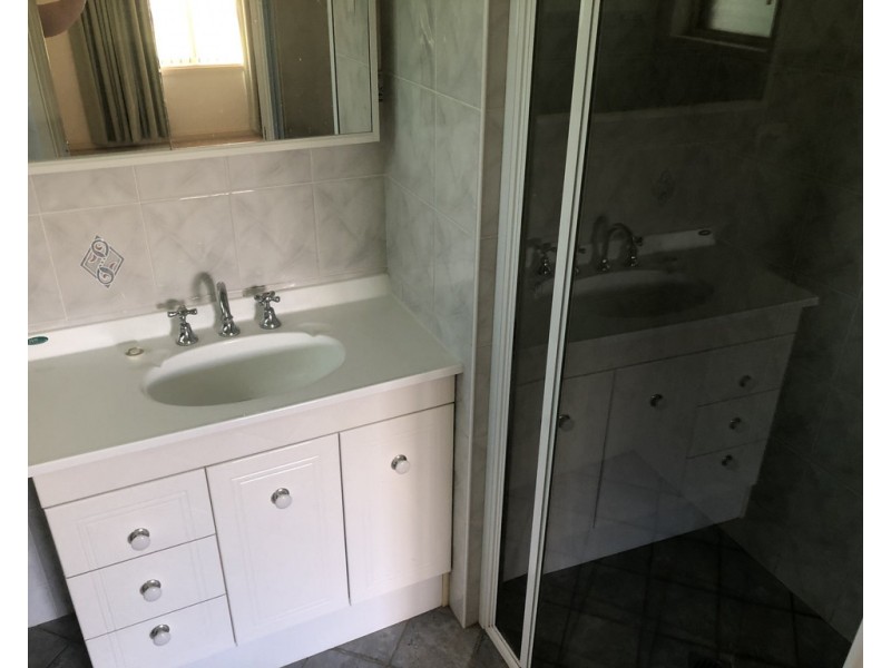 1 Cobden Place, Parkes NSW 2870