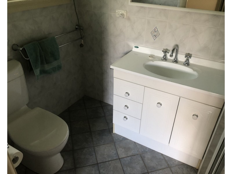 1 Cobden Place, Parkes NSW 2870