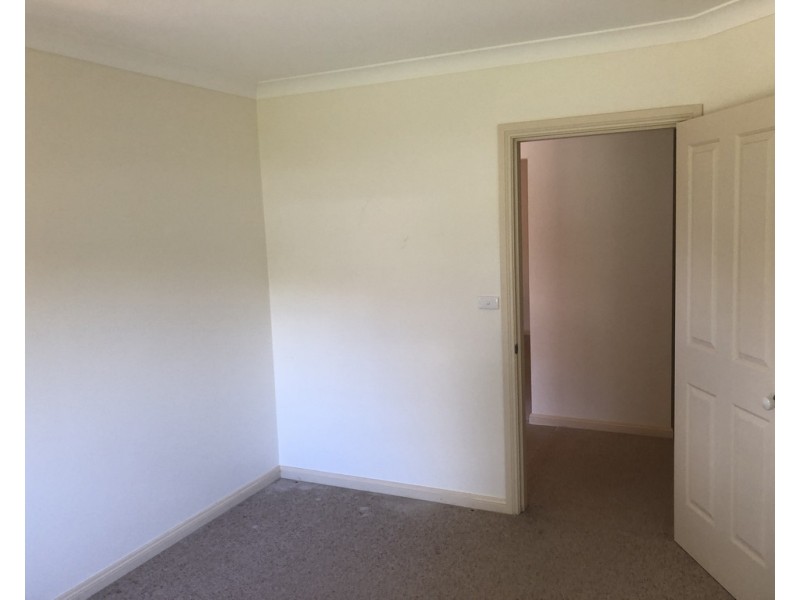 1 Cobden Place, Parkes NSW 2870