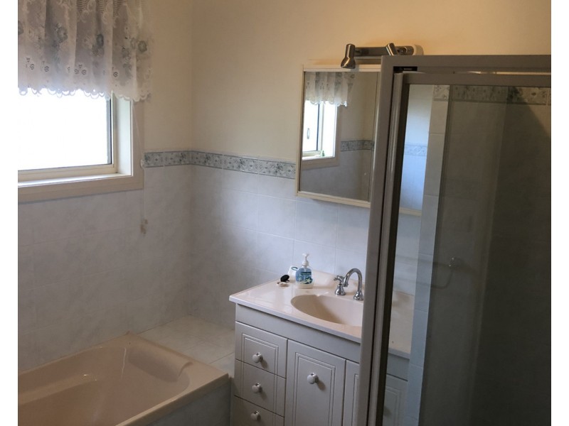 1 Cobden Place, Parkes NSW 2870