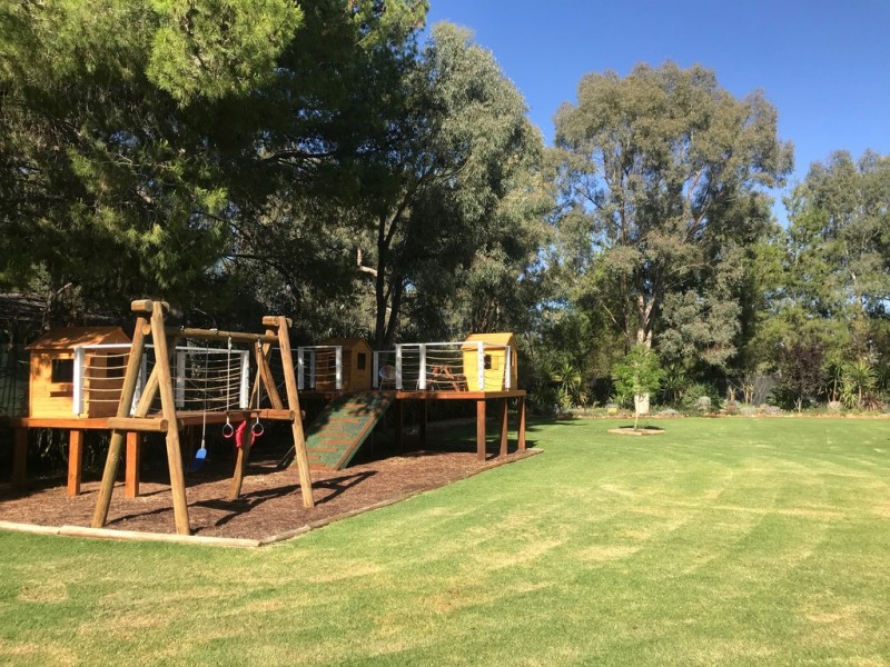 “Alkira” 202 Military Road, Parkes NSW 2870