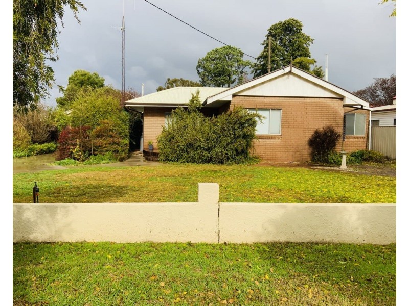 112 Orange Street, Condobolin NSW 2877