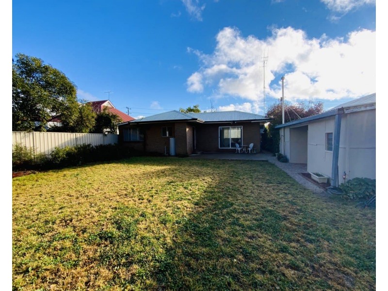 112 Orange Street, Condobolin NSW 2877