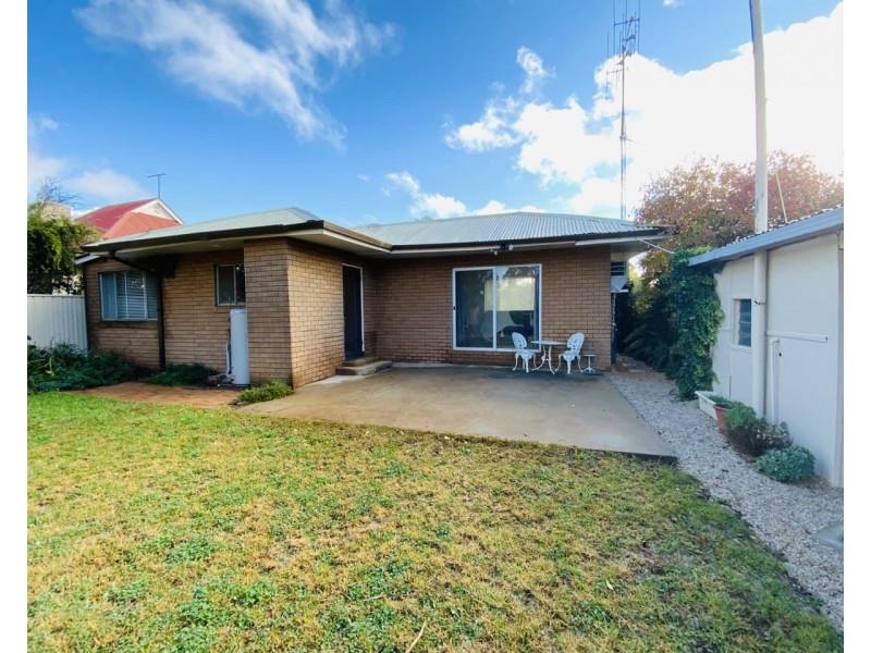 112 Orange Street, Condobolin NSW 2877