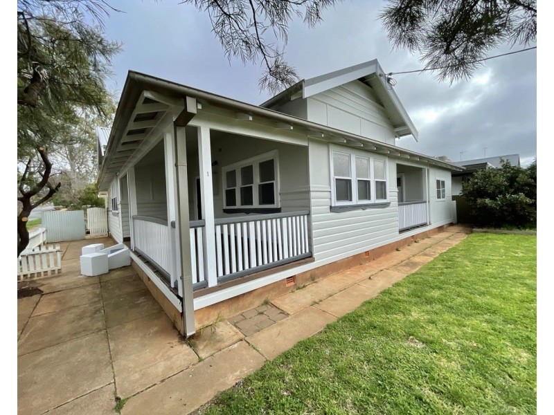 1 Carrington Street, Parkes NSW 2870