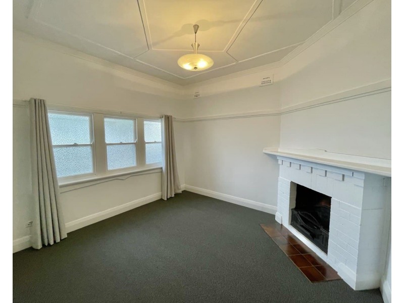 1 Carrington Street, Parkes NSW 2870