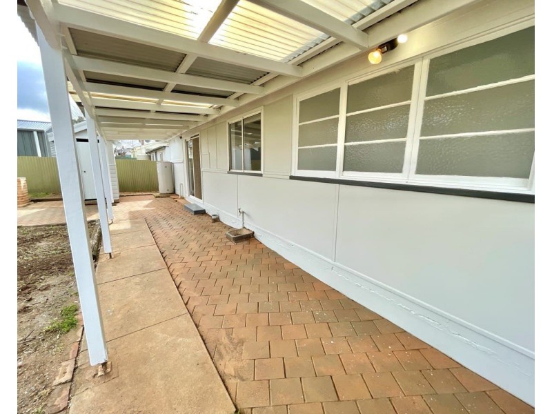 1 Carrington Street, Parkes NSW 2870